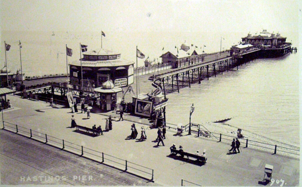 1910-1917 View of Hastings pier and parade