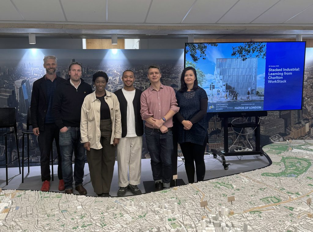 L-R Jonas Lencer (dRMM), Max Skomorowski (GEB), Selasi Setufe, Yip Sui (both GLA), Steve Wallis and Regina Kertapati (both dRMM)